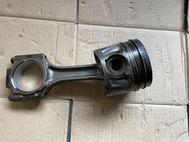 bontott OPEL ANTARA Dugattyú és Hajtókar