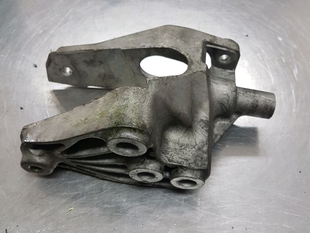 bontott OPEL ANTARA Motor Tartó Bak (Fém)