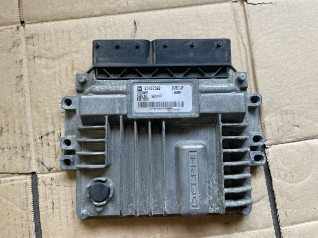 bontott OPEL ANTARA Motorvezérlő