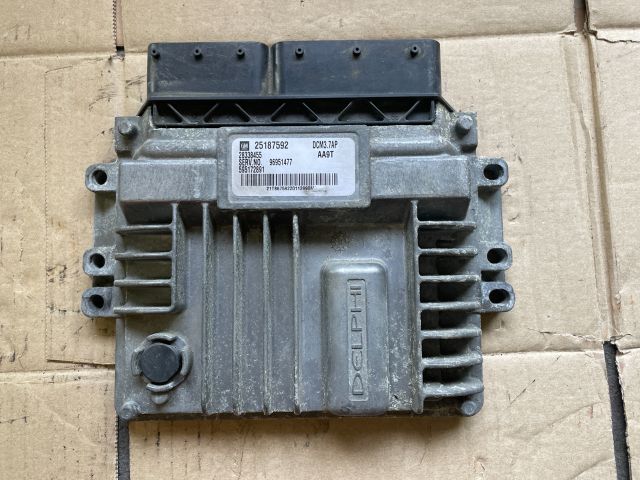 bontott OPEL ANTARA Motorvezérlő