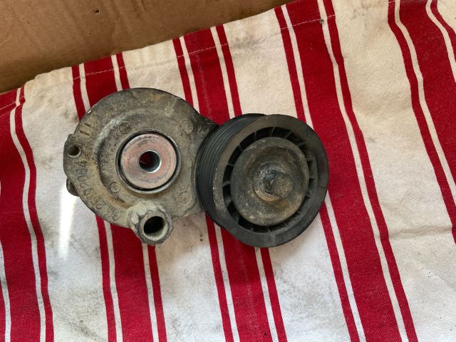 bontott OPEL ANTARA Szíjfeszítő Görgő