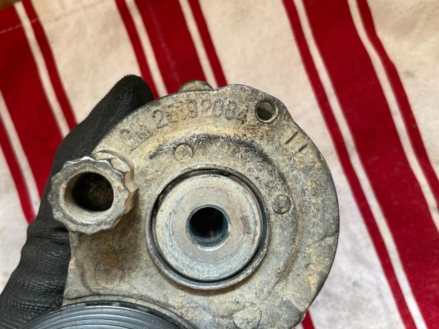 bontott OPEL ANTARA Szíjfeszítő Görgő