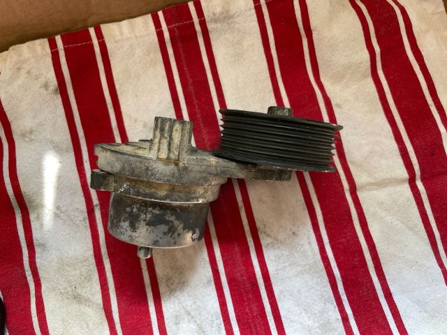 bontott OPEL ANTARA Szíjfeszítő Görgő