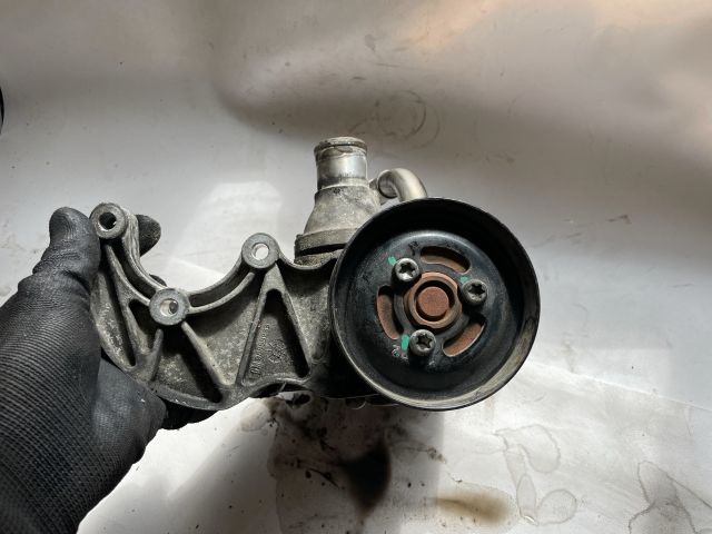 bontott OPEL ANTARA Vízpumpa