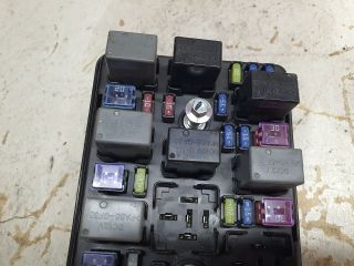 bontott OPEL ANTARA Biztosítéktábla Motortér