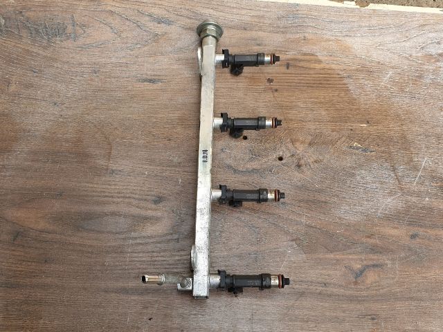 bontott OPEL ANTARA Porlasztó Sor / Híd