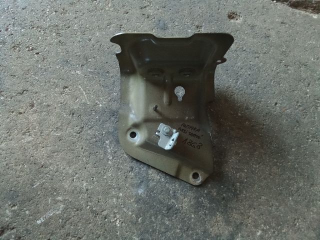 bontott OPEL ANTARA Akkumulátor Tartó