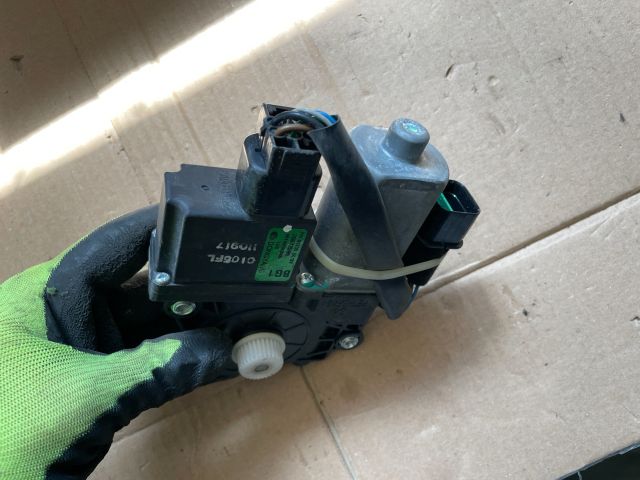 bontott OPEL ANTARA Bal első Ablakemelő Motor