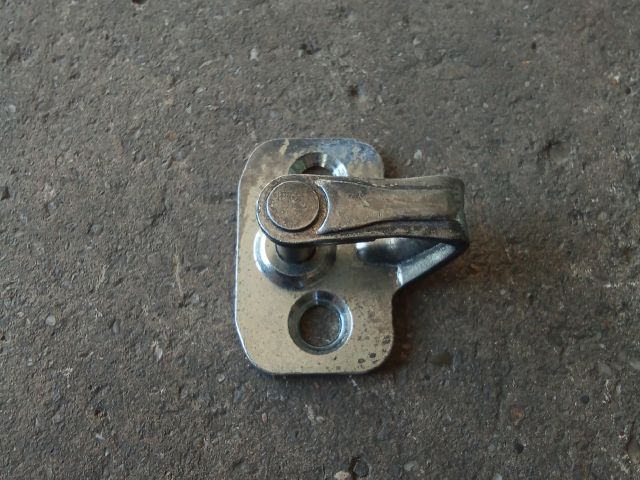 bontott OPEL ANTARA Bal első Ajtózár