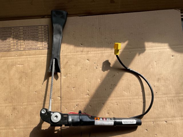 bontott OPEL ANTARA Bal első Övfeszítő