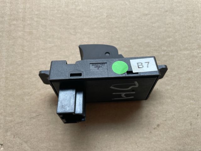 bontott OPEL ANTARA Bal hátsó Ablakemelő Kapcsoló