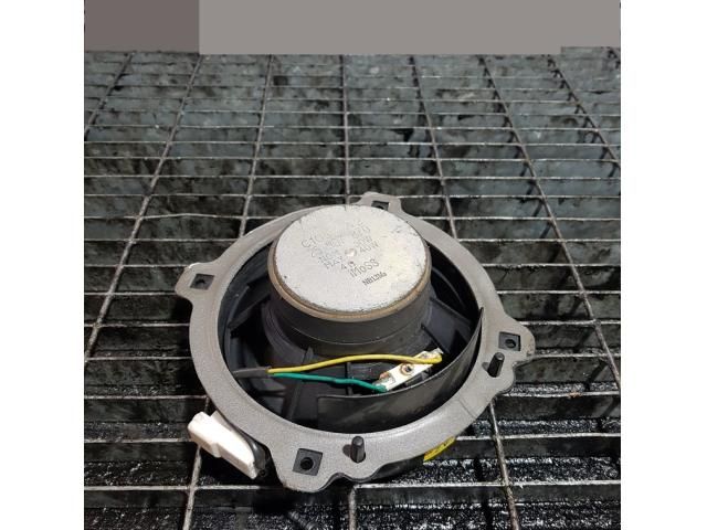 bontott OPEL ANTARA Bal hátsó Hangszóró