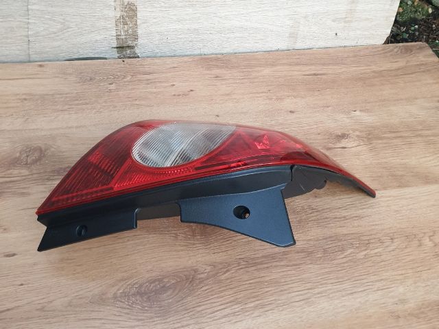 bontott OPEL ANTARA Bal Hátsó Lámpa