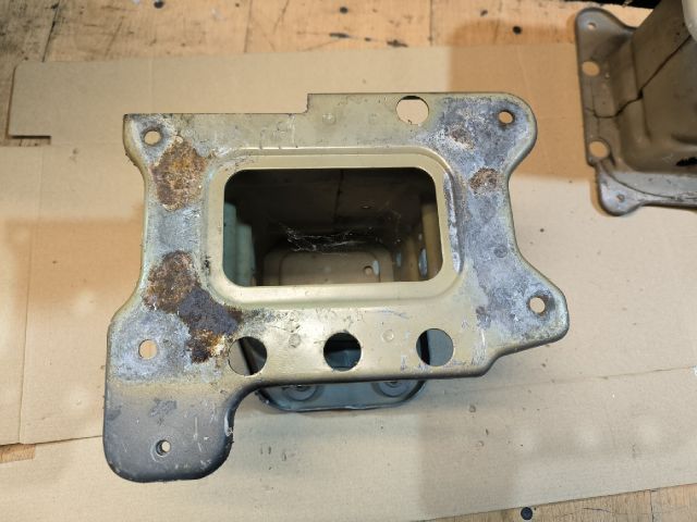 bontott OPEL ANTARA Bal Lökhárító Tartó Nyúlványvég