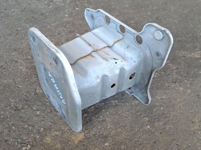 bontott OPEL ANTARA Bal Lökhárító Tartó Nyúlványvég