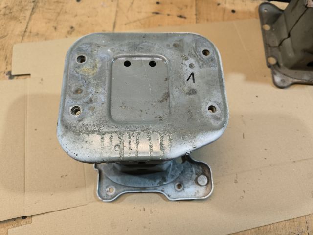 bontott OPEL ANTARA Bal Lökhárító Tartó Nyúlványvég