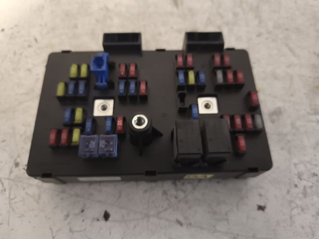 bontott OPEL ANTARA Biztosítéktábla Doboz