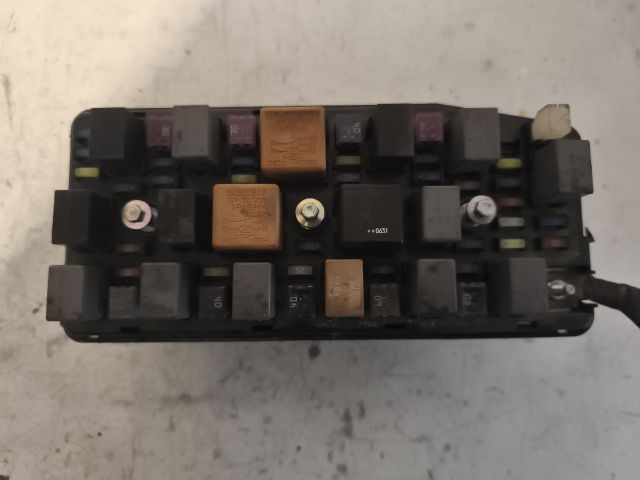 bontott OPEL ANTARA Biztosítéktábla Doboz