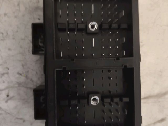 bontott OPEL ANTARA Biztosítéktábla Doboz