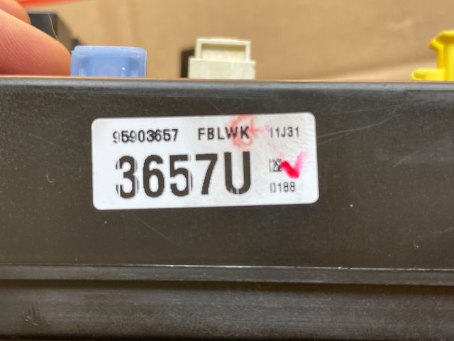 bontott OPEL ANTARA Biztosítéktábla Utastér