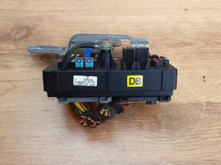 bontott OPEL ANTARA Biztosítéktábla Utastér