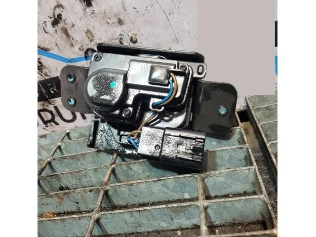 bontott OPEL ANTARA Csomagtérajtó Zárszerkezet