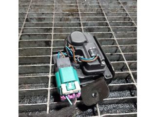 bontott OPEL ANTARA Csomagtérajtó Zárszerkezet