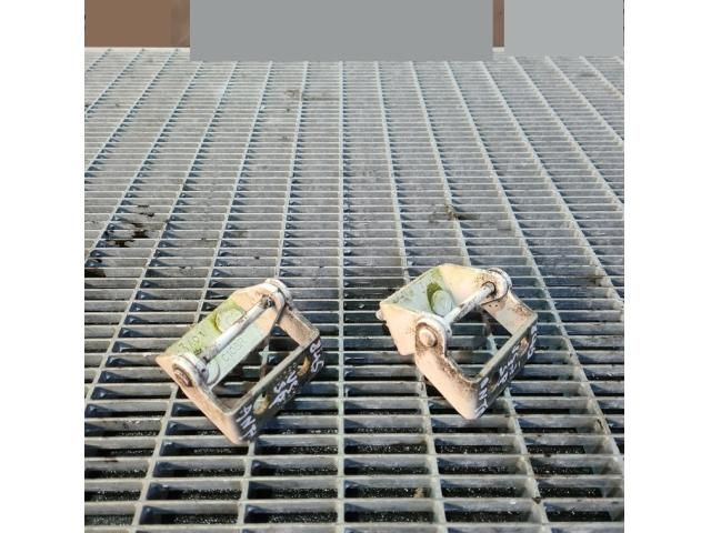 bontott OPEL ANTARA Csomagtérajtó Zsanér