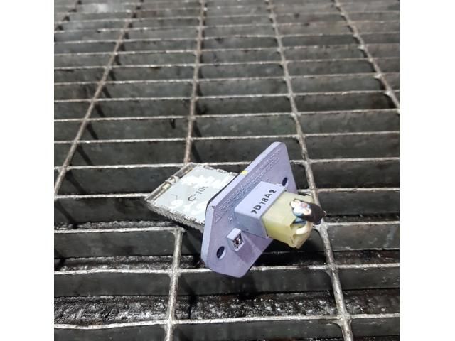 bontott OPEL ANTARA Előtét Ellenállás Fűtőmotor