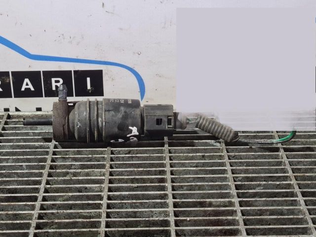 bontott OPEL ANTARA Első Ablakmosó Szivattyú