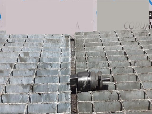 bontott OPEL ANTARA Első Ablakmosó Szivattyú