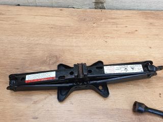 bontott OPEL ANTARA Emelő