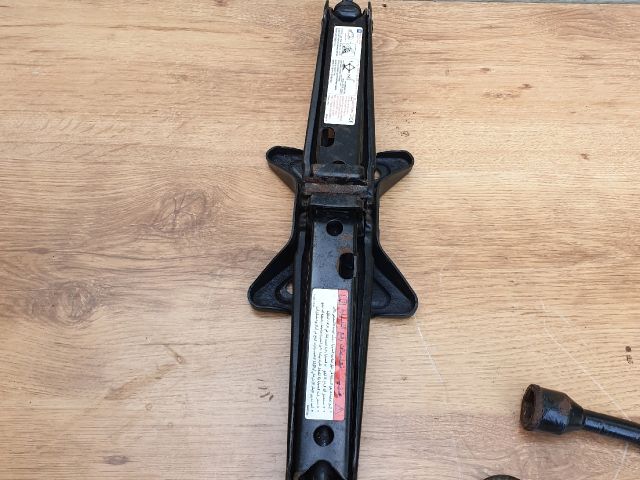 bontott OPEL ANTARA Emelő