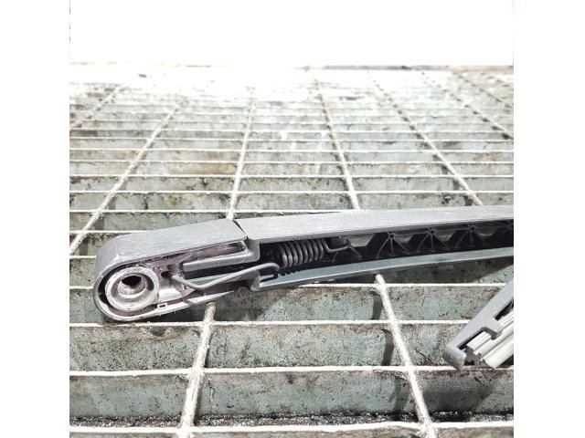 bontott OPEL ANTARA Hátsó Ablaktörlő Kar