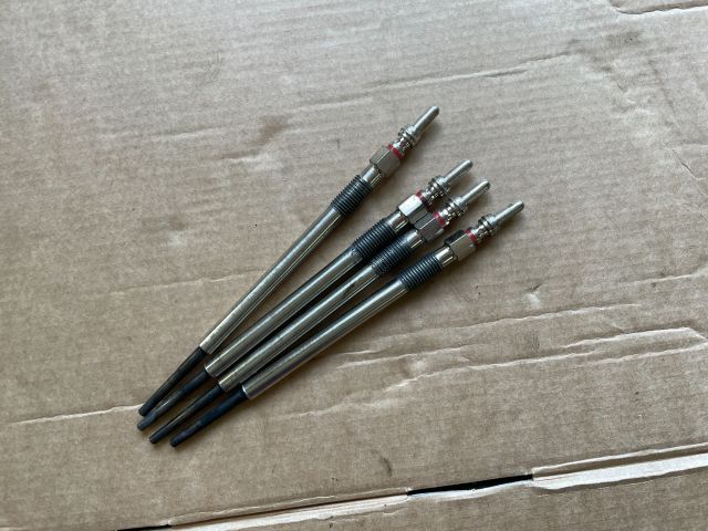 bontott OPEL ANTARA Izzító/Gyújtó Gyertya