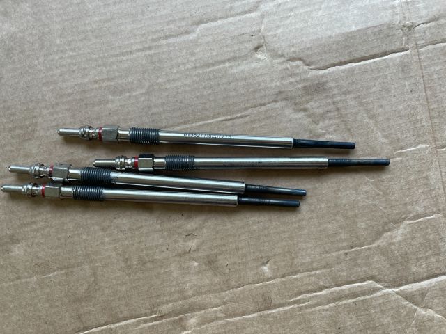 bontott OPEL ANTARA Izzító/Gyújtó Gyertya