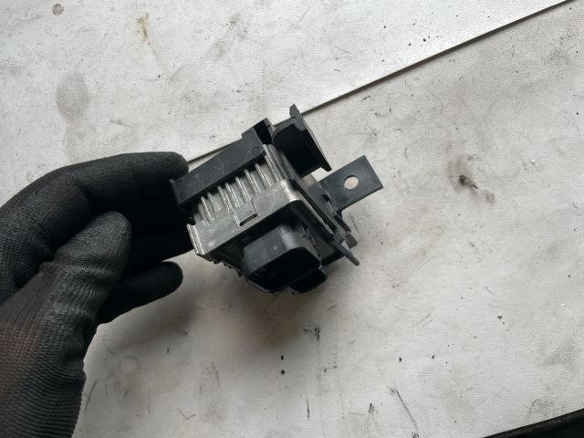 bontott OPEL ANTARA Izzító Relé