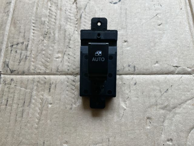 bontott OPEL ANTARA Jobb első Ablakemelő Kapcsoló