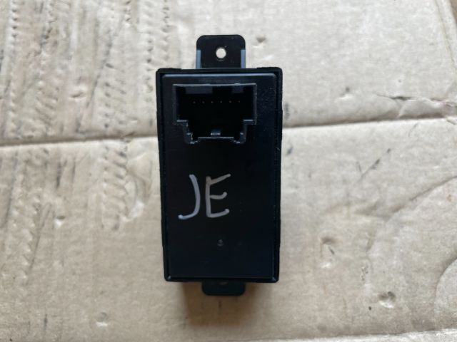 bontott OPEL ANTARA Jobb első Ablakemelő Kapcsoló