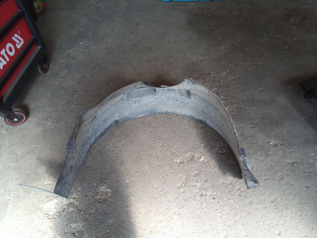 bontott OPEL ANTARA Jobb első Dobbetét (Kerékjárati, Műanyag)