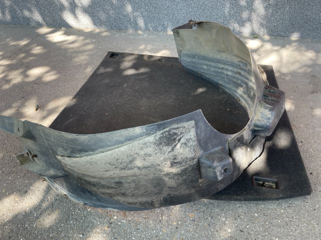 bontott OPEL ANTARA Jobb első Dobbetét (Kerékjárati, Műanyag)