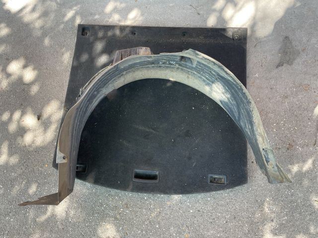 bontott OPEL ANTARA Jobb első Dobbetét (Kerékjárati, Műanyag)