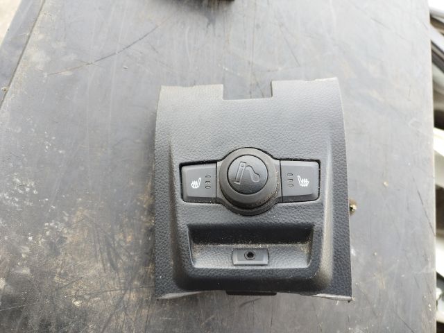 bontott OPEL ANTARA Jobb első Ülésfűtés Kapcsoló