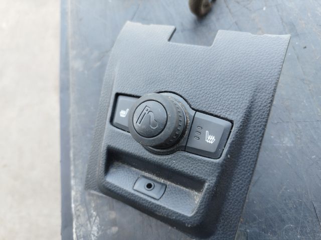 bontott OPEL ANTARA Jobb első Ülésfűtés Kapcsoló