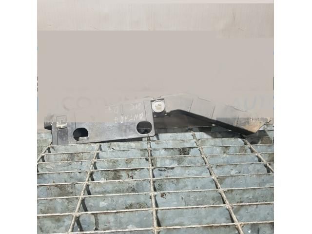 bontott OPEL ANTARA Jobb Fényszóró Tartó