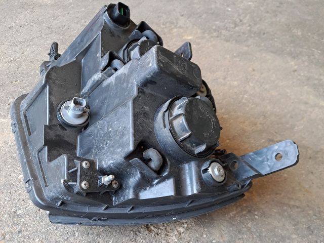 bontott OPEL ANTARA Jobb Fényszóró