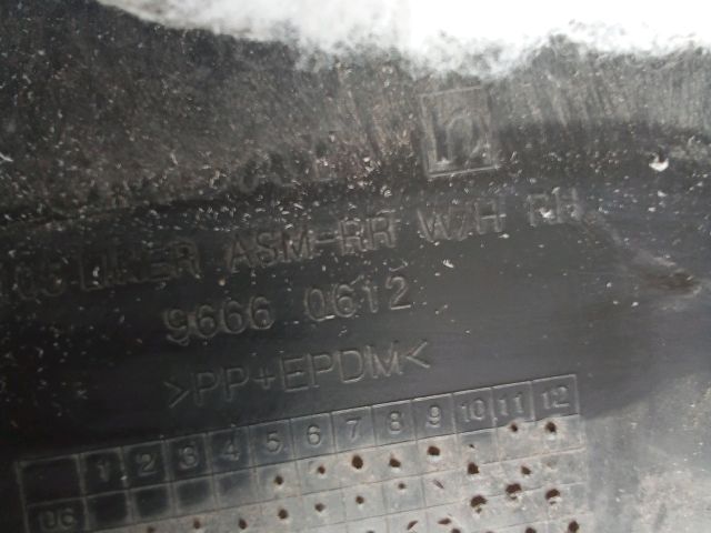 bontott OPEL ANTARA Jobb hátsó Dobbetét (Kerékjárati, Műanyag)