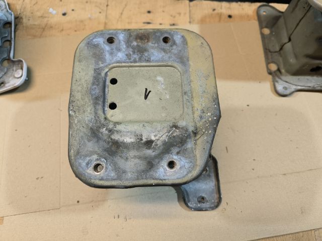 bontott OPEL ANTARA Jobb Lökhárító Tartó Nyúlványvég