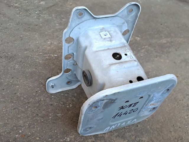 bontott OPEL ANTARA Jobb Lökhárító Tartó Nyúlványvég