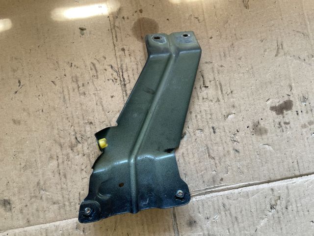 bontott OPEL ANTARA Jobb Sárvédő Oldaltartó